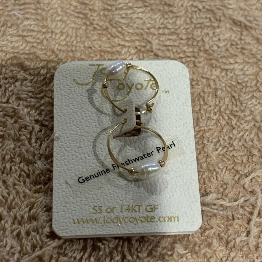 Freshwater Pearl Earrings 14kt Gold filled Jody Coyote earrings - Picture 2 of 2